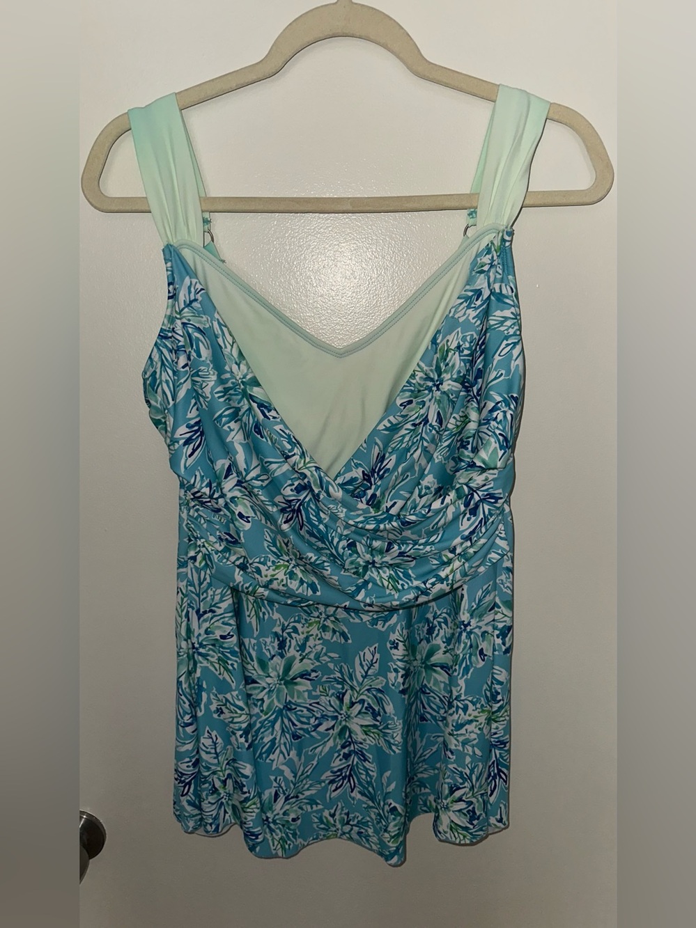 B2PRITY Women’s Aqua Floral V-Neck Swim Top